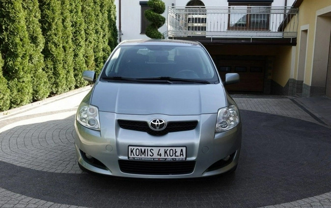 Toyota Auris cena 23900 przebieg: 143000, rok produkcji 2010 z Czarne małe 172